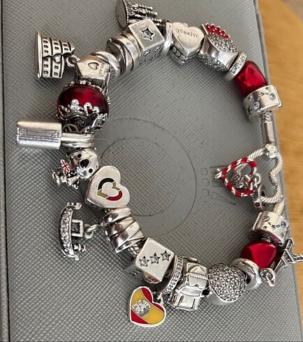Pandora Pandora İspanya Bayrağı Charm