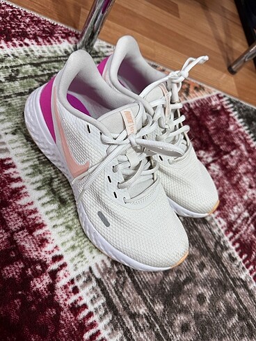 nike ayakkabi