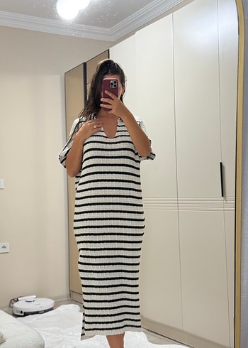 Trendyol & Milla V Yaka Beyaz Zebra Desenli Midi Elbise