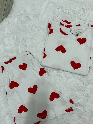 2 takım pijama gönderilecek