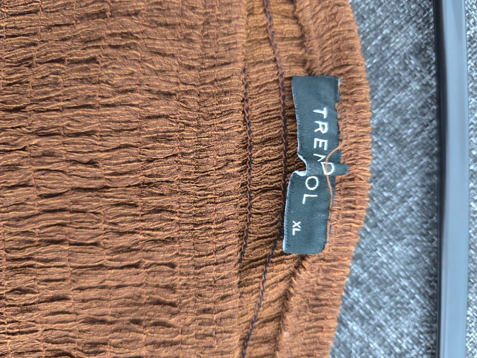 Düğmeli Kahverengi Keten Bluz - Görsel 2