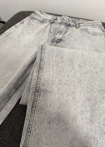 Gri Düğmeli Geniş Kesim Kadın Kot Pantolon - Görsel 2