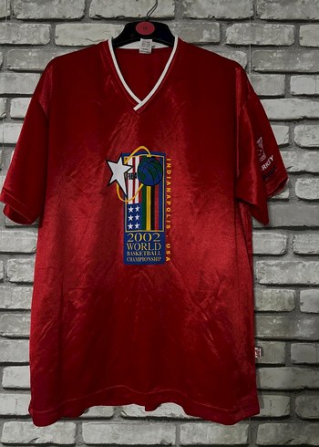 Kırmızı Düğmeli Basketbol Temalı Erkek Tişört - Görsel 2