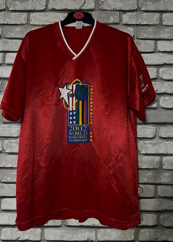 Kırmızı Düğmeli Basketbol Temalı Erkek Tişört - Görsel 5