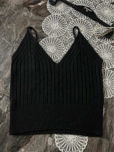 Ambar askılı trıko