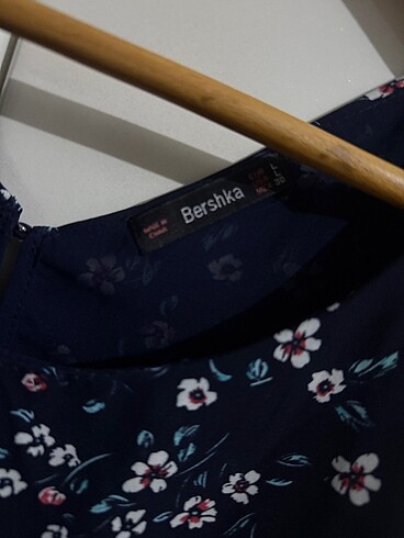 l Beden çeşitli Renk Bershka marka bluz hiç giyilmedi