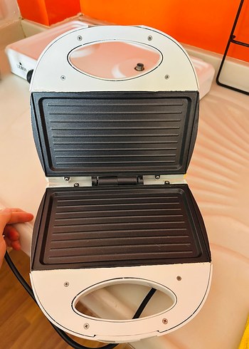 Beyaz Sandviç ve Tost Makinesi - Görsel 7