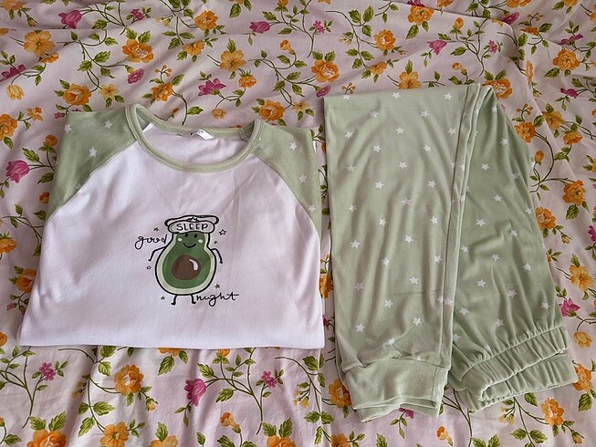 AVOCADO BASKILI PİJAMA TAKIMI