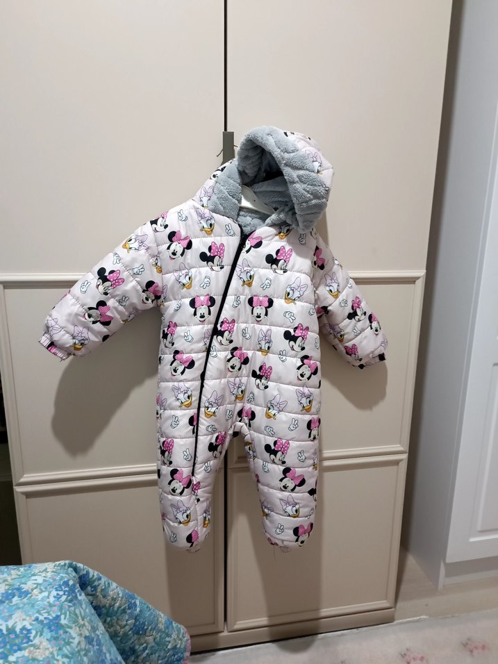 Kız Bebek Beyaz Baskılı Kürklü Tulum - Görsel 4