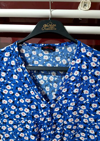 s Beden Mavi Çiçekli Kısa Kollu Mini Bluz