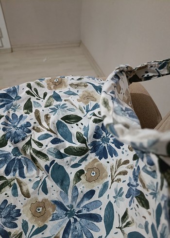 Beden çeşitli Renk emzirme önlüğü sadece bir kez kullanıldı..