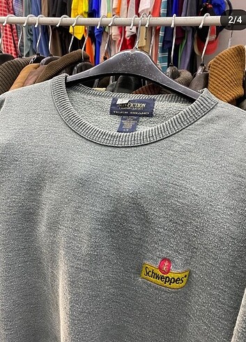 Sweatshirt
