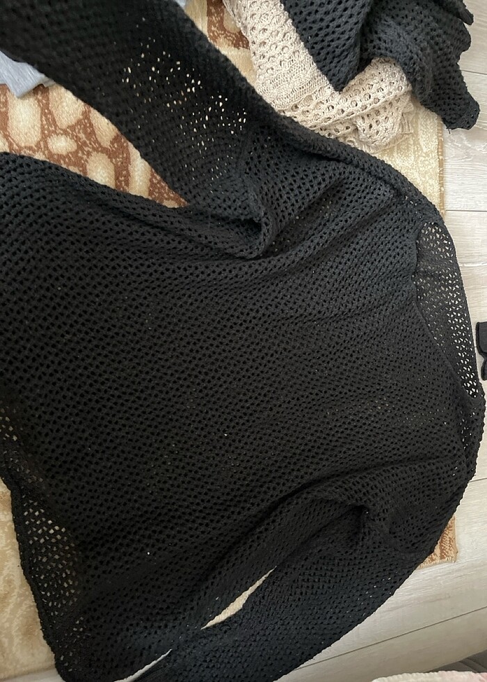 Siyah delikli kazak - Görsel 3