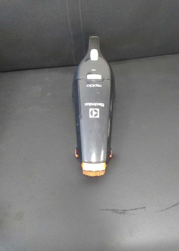 ElectroluxRapido12V Siyah Şarjli arac el supurge - Görsel 3