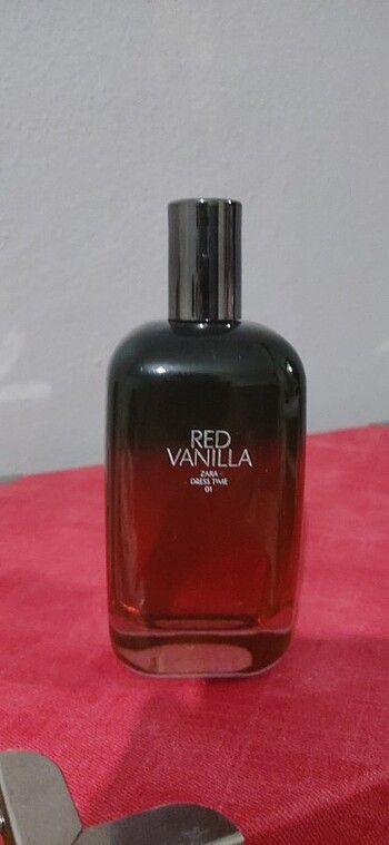 Zara red vanilla 180 ml