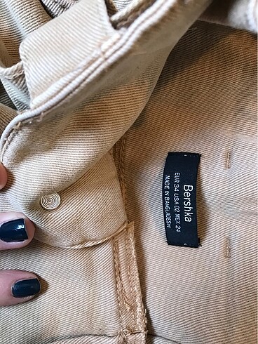 xs Beden camel Renk Bershka kemerli Mini Jean Şort
