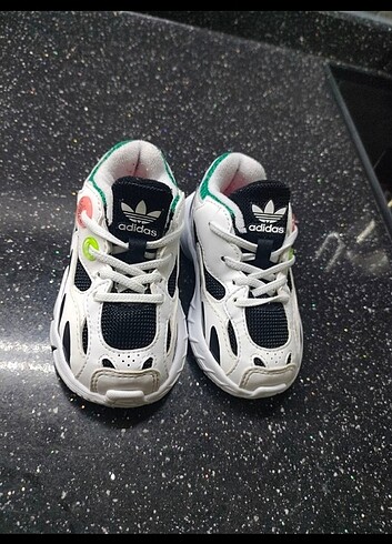 20 Beden Adidas Astir Spor Ayakkabı 20 numara