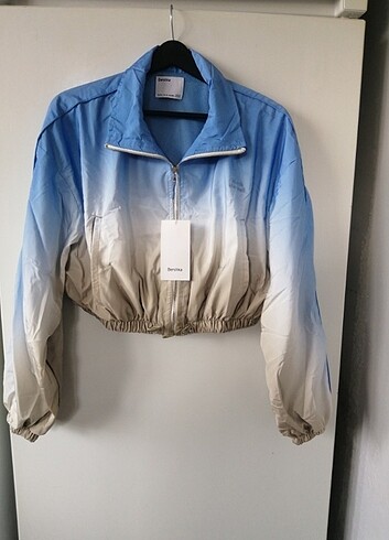 Bershka crop mont