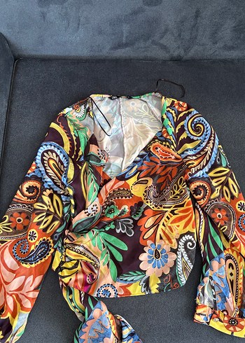 Zara saten Renkli Bohem V Yaka Desenli Mini Bluz