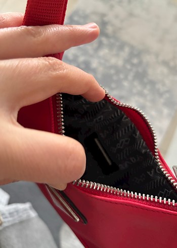 Prada Parlak Kırmızı Kadın Omuz Çantası - Görsel 3