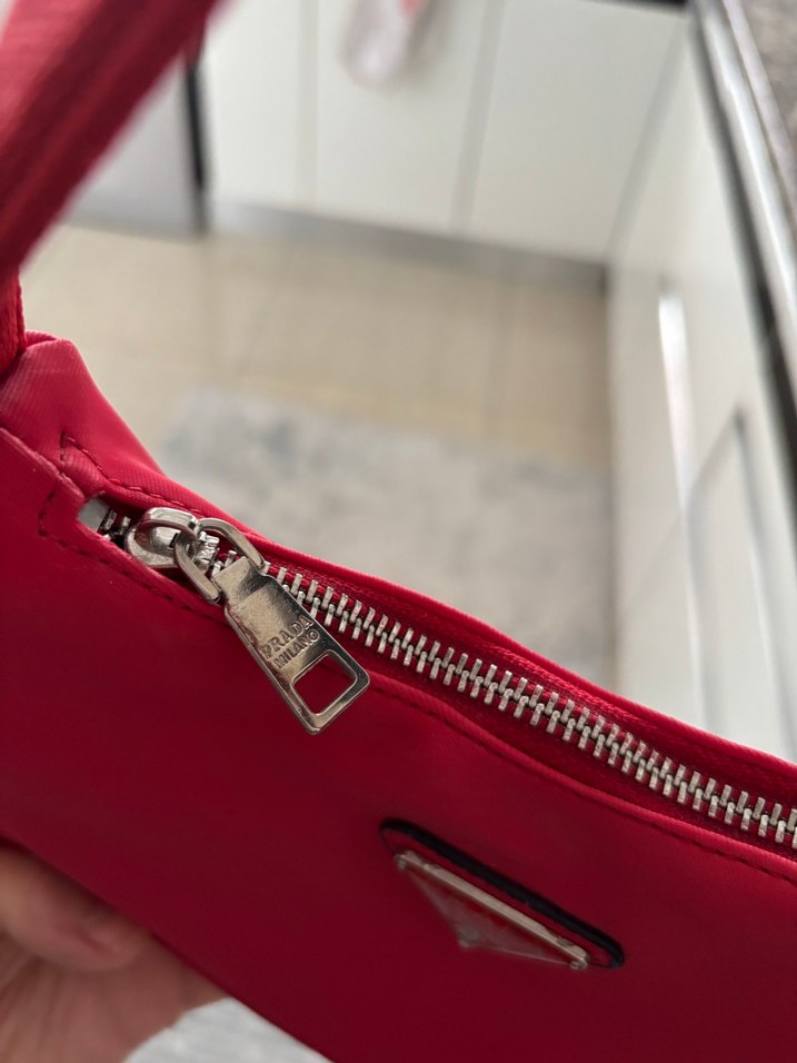 Prada Parlak Kırmızı Kadın Omuz Çantası - Görsel 4