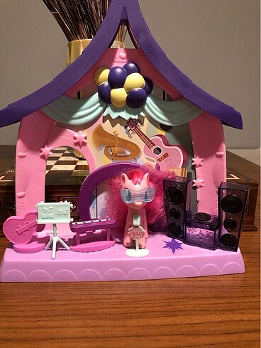 My Little Pony (Müzikli)My Little Pony Pinkie Pie'ın Müzik ve Pasta Sınıfı