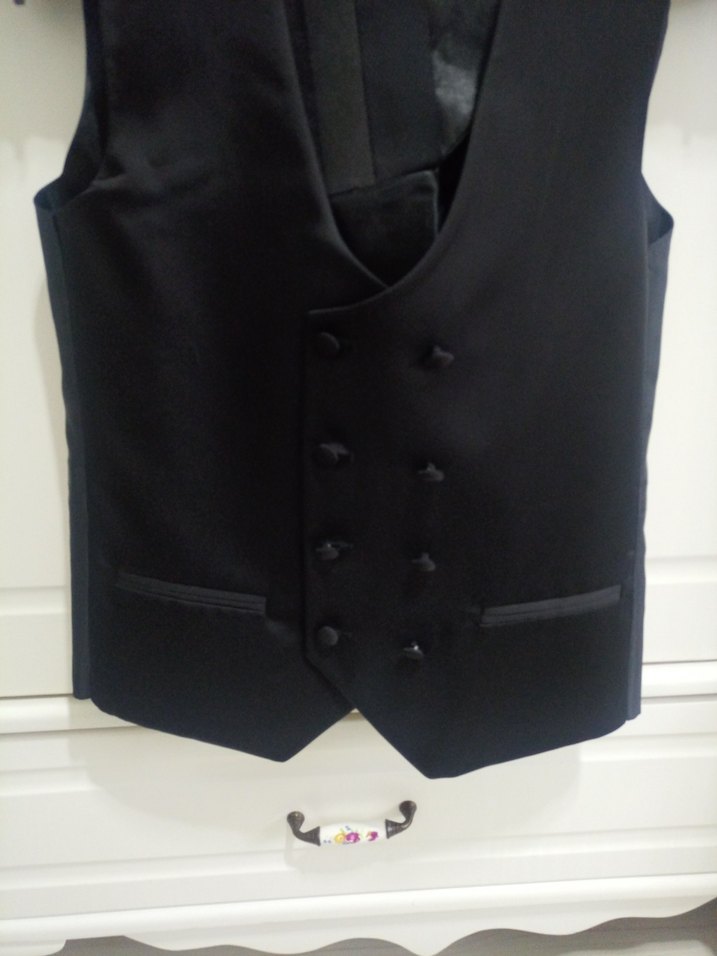 Siyah Düğmeli Klasik Kesim Yelek - Görsel 2