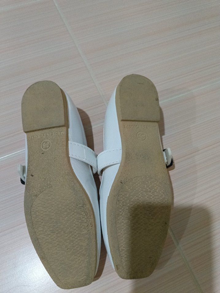 Kız Çocuk Beyaz Tokalı Düz Özel Ayakkabı - Görsel 5