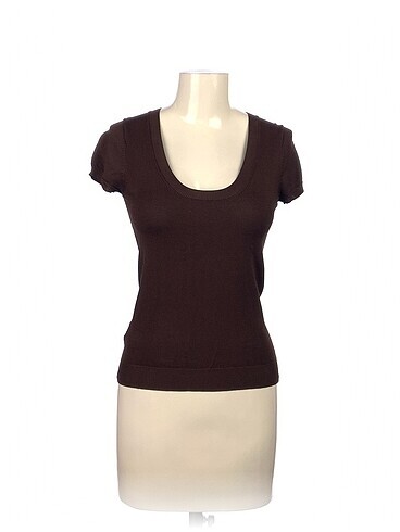 Mango T-shirt %70 İndirimli.