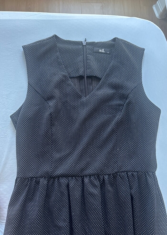 Adl kolsuz pauntiyeli elbise - Görsel 2