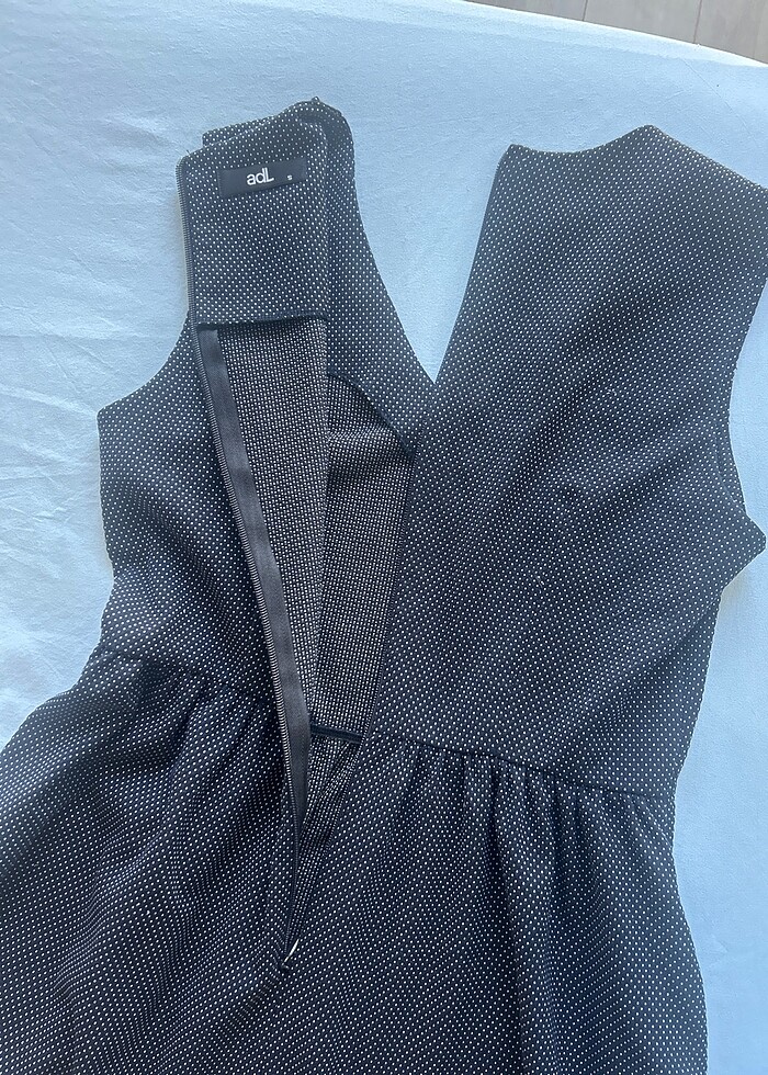 Adl kolsuz pauntiyeli elbise - Görsel 3