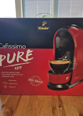 Kırmızı Tchibo Cafissimo Pure Kapsül Kahve Makinesi