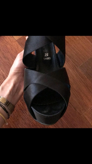 38 Beden siyah Renk çok şık bir ayakkabı