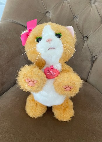 Pembe Fiyonk Detaylı Peluş Kedi Oyuncak