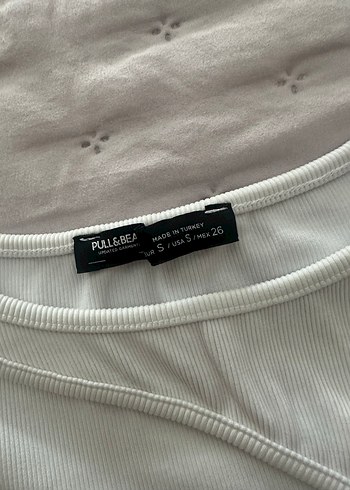 Pull and Bear Yaka Kolsuz Beyaz Crop Top