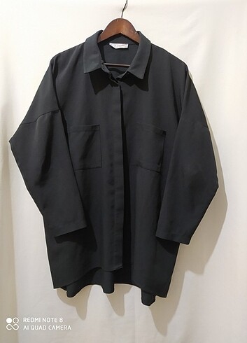 Siyah gömlek