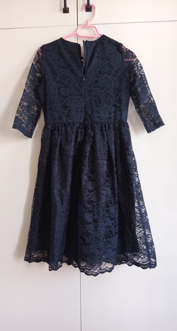 Lacivert Dantel İşlemeli Kız Elbisesi
12-13 yaş - Görsel 3