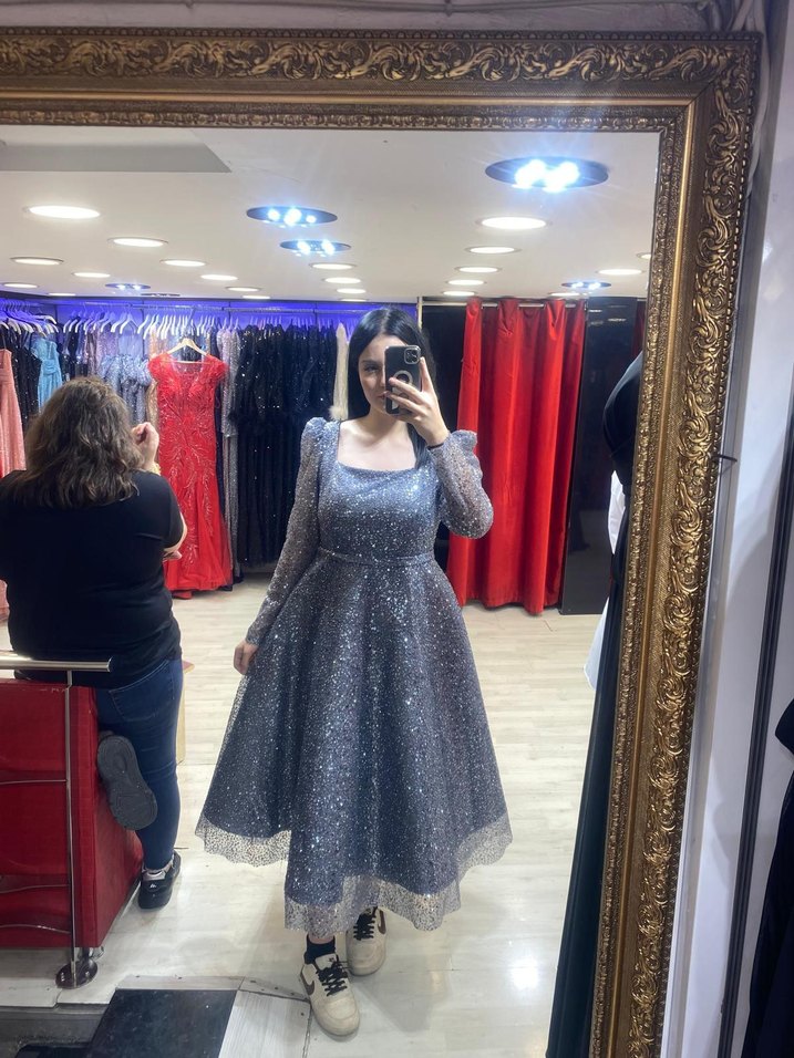 Simli Uzun Kollu Gri Abiye Elbise - Görsel 3