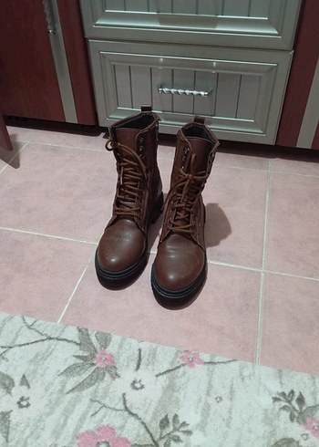 Kahverengi Deri Kadın Bot, Kemer Detaylı - Görsel 3