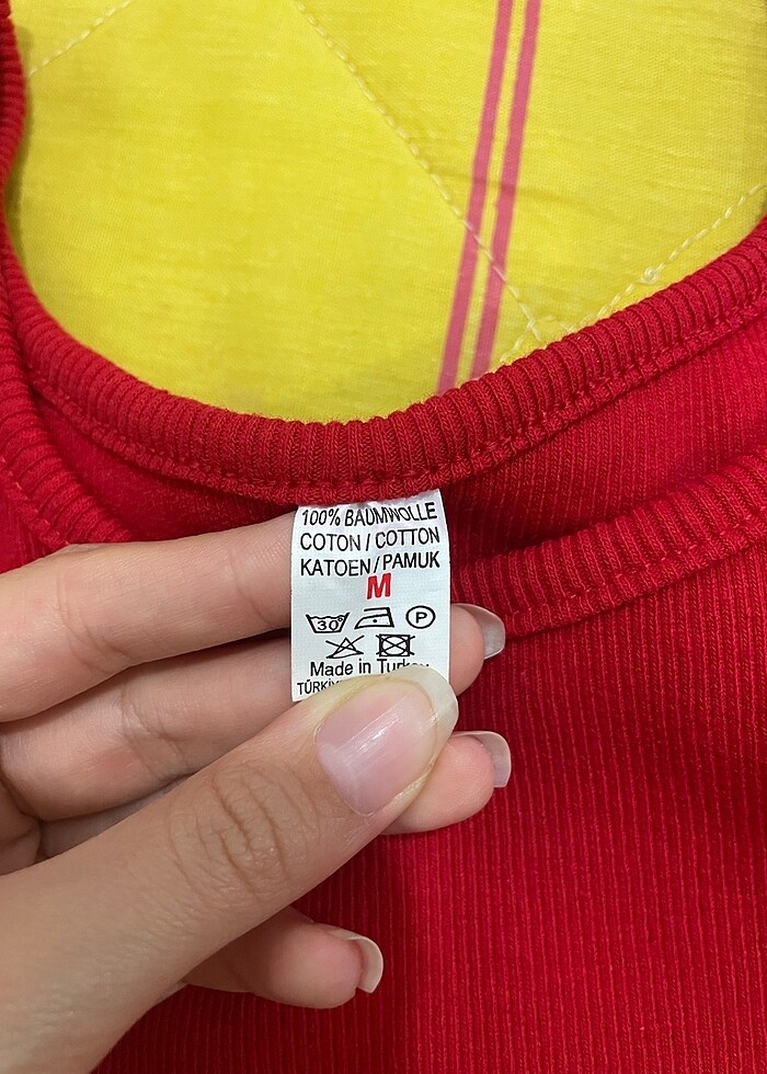 Kırmızı Crop - Görsel 3