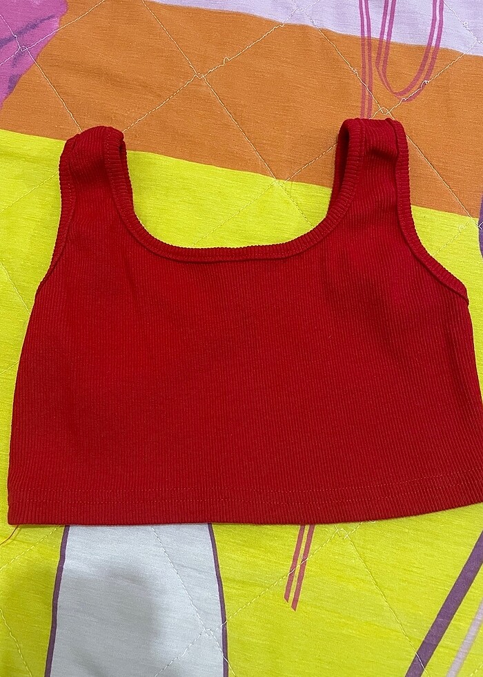 Kırmızı Crop - Görsel 2