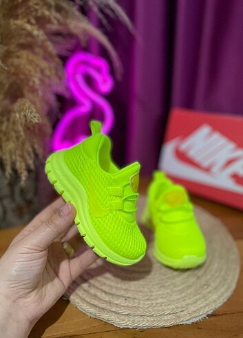22 Beden Çocuk spor file ayakkabı