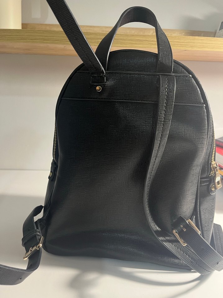 Zara Siyah Deri Kadın Sırt Çantası - Görsel 4