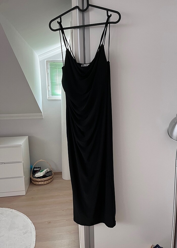 Zara siyah askılı midi elbise - Görsel 2