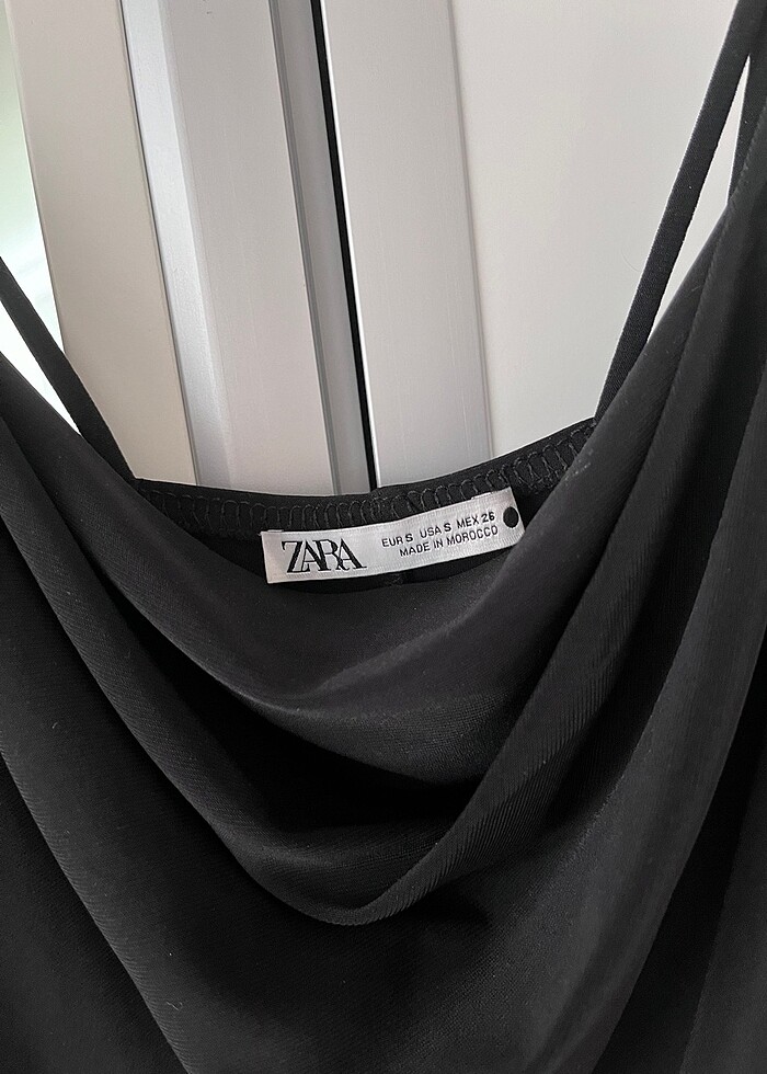 Zara siyah askılı midi elbise - Görsel 4
