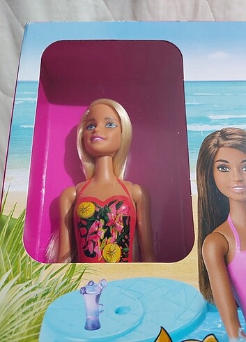 Barbie BARBİENİN HAVUZU OYUN SETİ. SIFIR