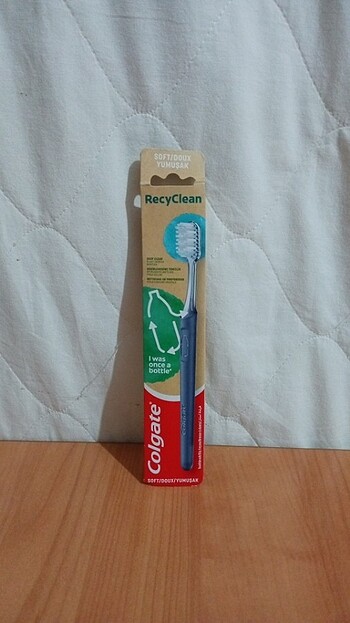 COLGATE RECYCLEAN DİŞ FIRÇASI 