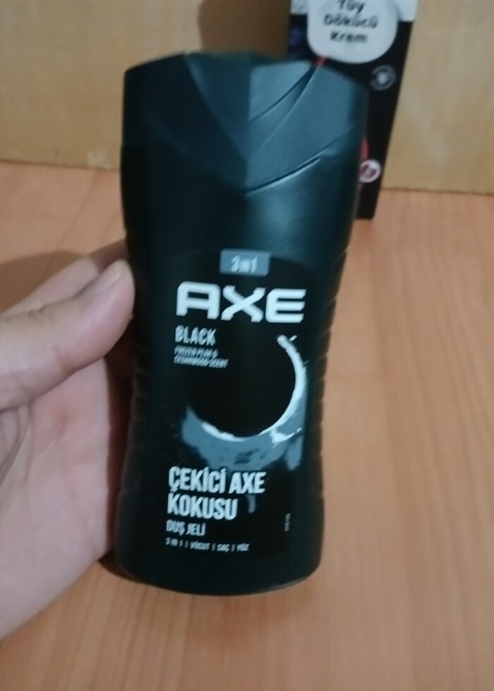 AXE DUŞ JELİ VE ERKEKLERE ÖZEL TÜY DÖKÜCÜ KELEPİR SON SET - Görsel 2