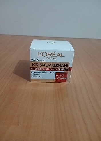 L'OREAL PARİS KIRIŞIKLIK UZMANI GÜNDÜZ BAKIM KREMİ 