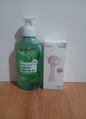 SÜPER FIRSAT PAKETİ - GARNİER 200ml ARINDIRICI JEL + YÜZ YIKAMA